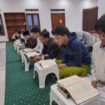 HALAQAH AL QUR’AN DI PESANTREN DAARUL ARIFIN
